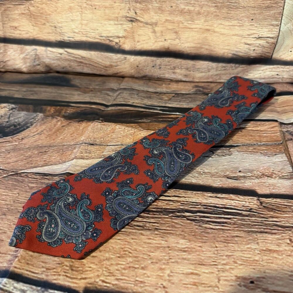 Vintage Briar Mens Red Blue Paisley Silk Tie Woven Italy Classic Necktie